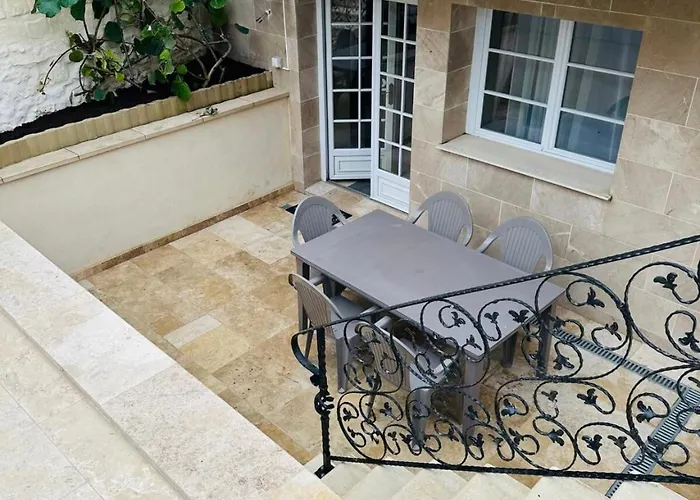 Holiday home Maison Tres Belle Acy